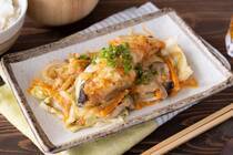 こんにちは！もあいかすみです。<br /><br />この時期になると秋鮭が食べたくなりますよね～！<br />今回は秋鮭の旨みを抜群に活かした、トースターで超簡単に作れるのに、ご飯と合いすぎるちゃんちゃん焼きをご紹介します！<br />この秋ハマること間違いなしです♪