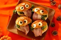 パーティーもおうちでも！ハロウィン簡単ごはんレシピ27選