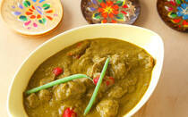 「スパイスの分量を間違えそう」「どんなスパイスを組み合わせればいいのか分からない」と悩み、なかなか自宅で作る勇気が出ない…インド風カレー。しかし、一度、作り方をマスターしてしまえば、パパッと作れるようになります。風味のアレンジが楽しみになることも。