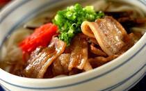 寒い季節だからこそ無性に食べたくなることがある「沖縄料理」。沖縄の温暖な気候や美しい自然に思いを馳せながら、沖縄料理を作って味わいたいですね。そこで今回は、やみつきになる沖縄料理のレシピ【20選】をご紹介します。