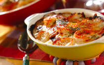 アツアツで美味しいドリアは、子どもから大人まで大好きな料理のひとつです。チーズの香ばしさがたまりません。そんなドリアは具材で簡単にアレンジできます。今回は、ドリアのレシピ【30選】をご紹介！