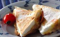 真っ白な見た目とふわふわとした食感が魅力の「はんぺん」。スケトウダラやキントキダイといった白身魚のすり身に、卵白や山芋などを練って作られています。おでんの具として定番ですが、淡白な味わいで、使い方次第でさまざまな料理にアレンジできるんです。そこで今回は、はんぺんレシピを【20選】ご紹介します。