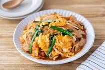 こんにちはもあいかすみです！<br /><br />今回はふわとろ卵が絶品な豚ニラのキムチ炒めをご紹介します！