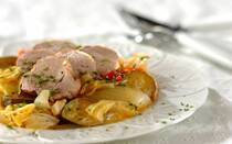 豚ヒレ肉はほかの部位に比べて赤身の部分が多く、脂身が少ないため低カロリーです。さらにビタミンB1やタンパク質、鉄分、亜鉛などが豊富で、美容や健康にうれしい効果も期待できます。今回は、豚ヒレ肉を使ったレシピ【15選】をご紹介！