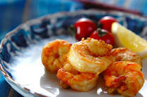 プリっとした食感で旨味たっぷりのエビ料理。「時間がないときもエビ料理が食べたい…」「もっと気軽にエビを献立に取り入れたい…」そんな方のために、今回は10分以内で作れるエビレシピ【20選】をご紹介します。