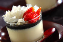 歯応えの良い寒天は、暑い日やお口直しのスイーツにぴったりです。定番のゼリーから本格的な杏仁豆腐まで手作りできたらうれしいですよね。今回は、調理時間が最短5分のスイーツや食事系など寒天を使ったレシピを【20選】ご紹介します。