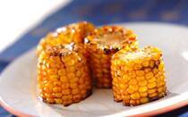 数ある夏野菜のなかでも人気の「とうもろこし」。焼きとうもろこしは夏祭りの定番ですよね。そんなとうもろこしは、焼く以外にもいろいろな食べ方あります。今回は、和洋中の味付け別と簡単に作れるレシピを【20選】ご紹介します。
