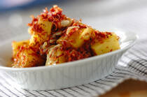 牛肉を加工して作られる「コンビーフ」。適度な塩気でおかずやおつまみに大活躍です。そこで今回は、そのまま食べられて調理時間も少なく済む、あと一品欲しい時やお酒のおつまみにピッタリのコンビーフのおかずやおつまみ、メインになる主食のレシピを21選ご紹介します。