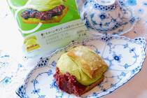 7月11日（火）から全国のローソン（「ローソンストア100」を除く）で、「Uchi Café」スコーンサンド(お抹茶クリーム＆つぶあん)を発売！生地より抹茶クリームが分厚い⁉ 実食レポをお届けします！