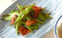 インゲン豆が大きくなる前に若採りし、さやごと食べるサヤインゲン。実はさまざまな種類があるのをご存じですか？その中の一つがモロッコインゲンという品種です。モロッコインゲンは広く知られているサヤインゲンと比べて平たく、大きめのサイズが特徴です。