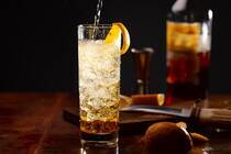 芳醇でスモーキーな香りの「ウイスキー」。人気のハイボールをはじめ水割り、ロックなどさまざまな形で香り楽しむウイスキーは飲み方によって相性の良いおつまみが変わってきます。そこで今回は、ウイスキーの飲み方別、相性の良いおつまみを26選ご紹介</stron