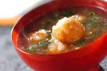 大根おろしを加えるだけで味わいが変わる「みぞれ汁」。お腹にもやさしく、色んな食材との相性も良いのでおすすめです。今回は「みぞれ汁」レシピ8選を紹介します！肉団子を入れてボリュームアップしたり、だし巻き卵など試したことのないレシピも見つかるかもしれま