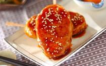 ふっくらジューシーで食べ応え満点のつくね。お弁当にも夕食のおかずにもあるとうれしいですよね。一緒に混ぜ込む具材によって味が変わり、飽きずに楽しめますよ。そこで今回は、つくねのレシピ【20選】をご紹介。定番のシンプルな小判型や具材アレンジレシピのほか、おかず系・ご飯系・鍋と豊富なラインナップです。