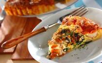 キッシュはお好みの具材と卵液をオーブンで焼いたフランス生まれの家庭料理です。手が込んでいるように見えますが意外と簡単に作れます。具材に決まりはないため、自分好みにアレンジ可能。今回はキッシュのおすすめレシピ【20選】をご紹介。初心者でも作れる簡単レシピのほか、子どもが喜ぶレシピまで盛りだくさんです。