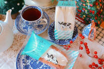 11月21日から全国のローソン（「ローソンストア100」を除く）Uchi Caféで発売されている、生クリーム専門店門店のMilk監修の商品。今回は「ふわふわミルクのクリームサンド」「とろ～りミルクのクリームコッペ」を実食しました。朝食やおやつに食べたくなる味わいでした…！