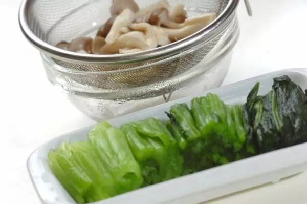小松菜のおひたしの下準備1