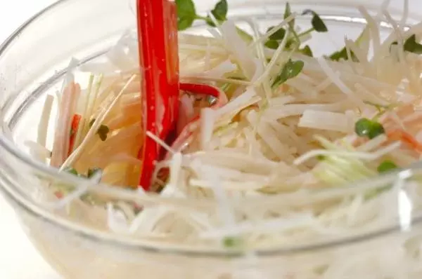 大根サラダの作り方1