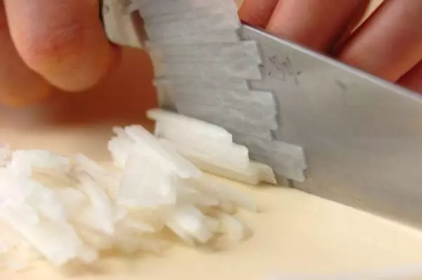 大根サラダの下準備1