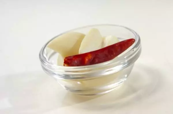 エビのアヒージョの下準備2