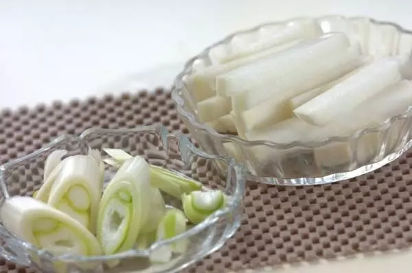 大根の合わせみそ汁の下準備1