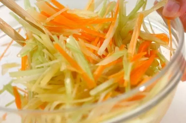 ジャガイモのせん切りサラダの作り方2