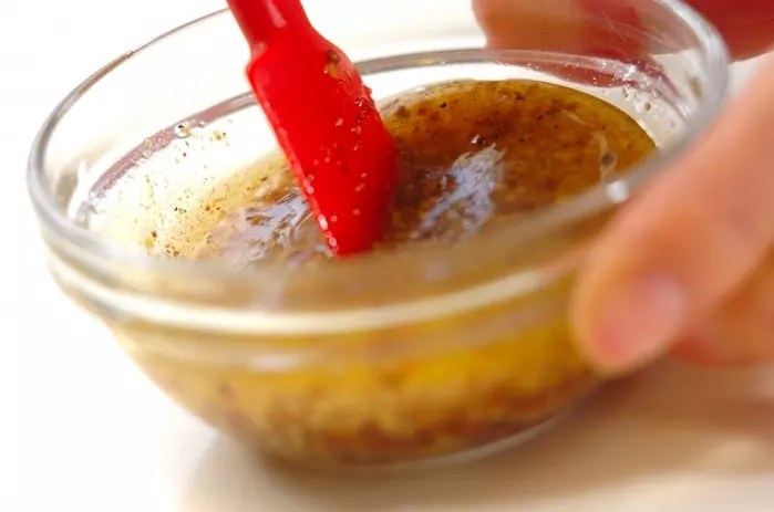 ニンジンとツナのホットサラダの下準備1