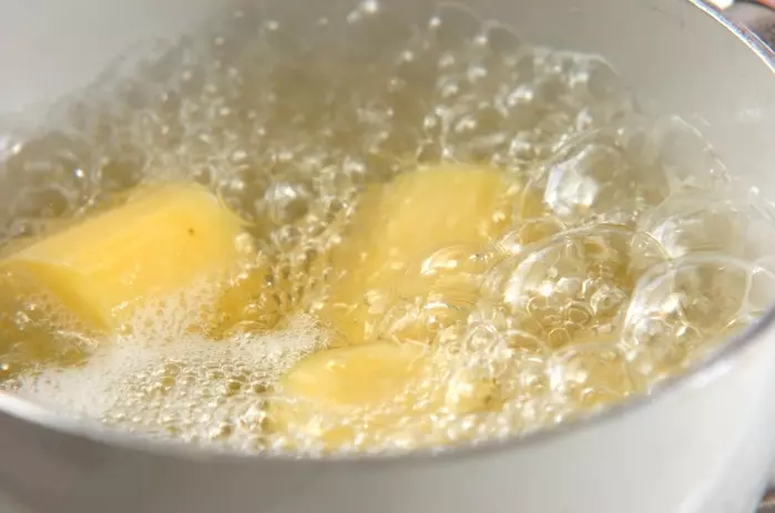 サツマイモのサラダの作り方1