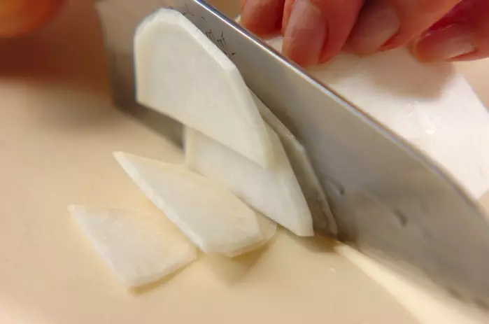 カブの甘酢漬けの下準備1