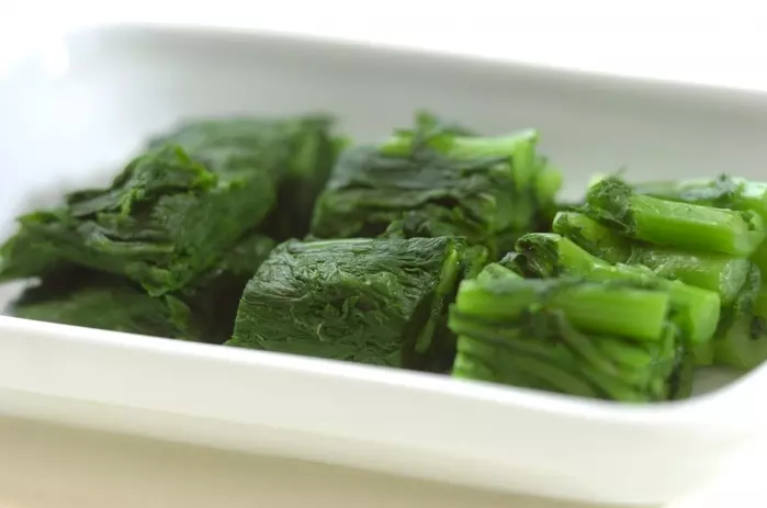 春菊のゴマ和えの作り方1