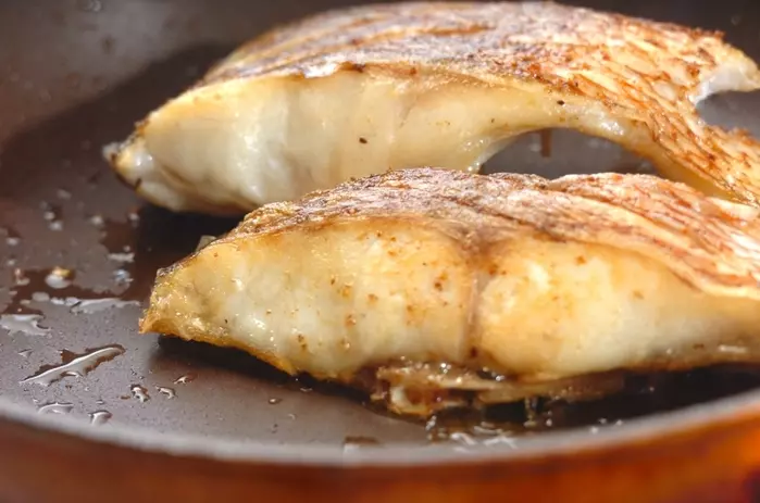 鯛のトマトソースソテーの作り方3