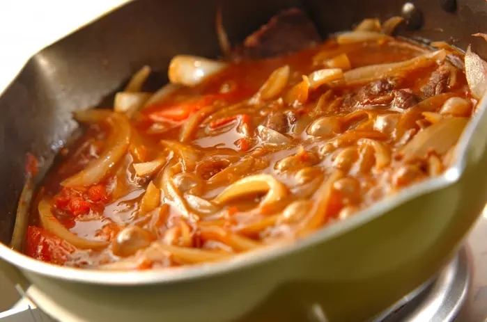 フライパン一つで!半熟卵のせハヤシライスの作り方3