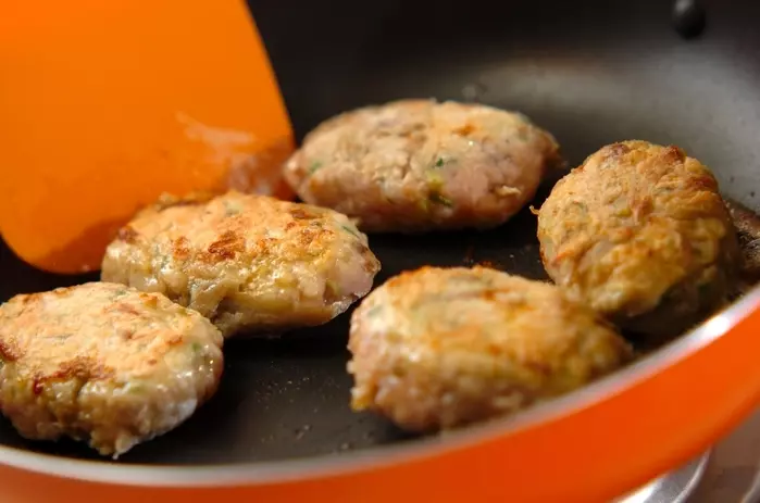 ゴボウ入り鶏つくねの作り方2