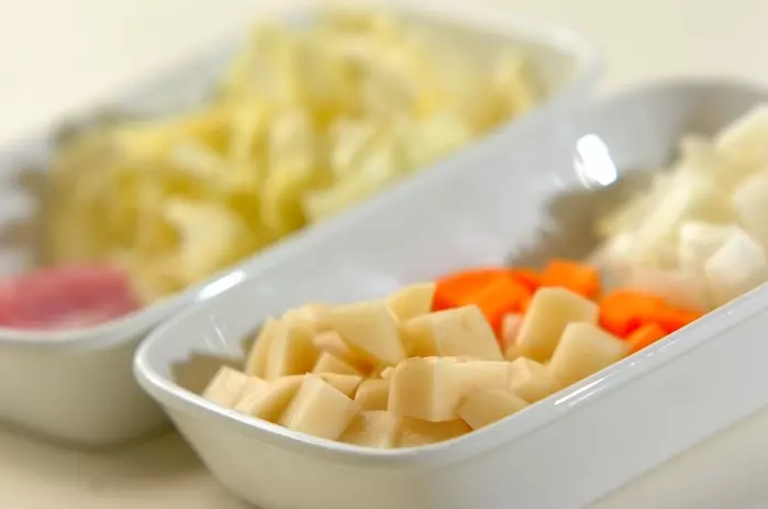 ベジタブルミルクスープの下準備1