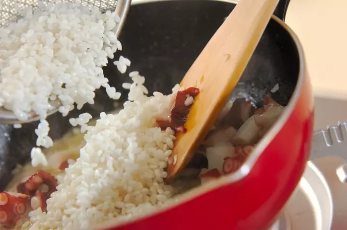 アスパラとタコのリゾットの作り方1