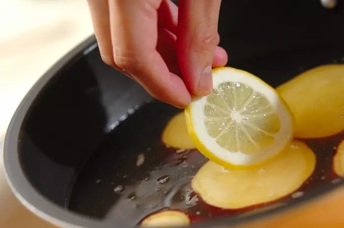 サツマイモのハニーレモン煮の作り方2
