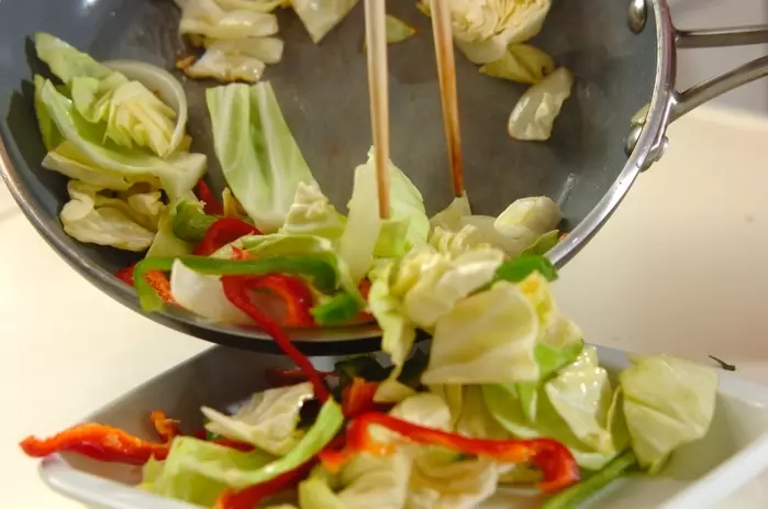 牛肉のオイスター炒めの作り方1