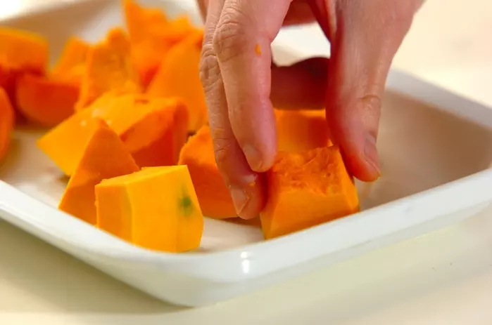 クリーミーカボチャのサラダの作り方1