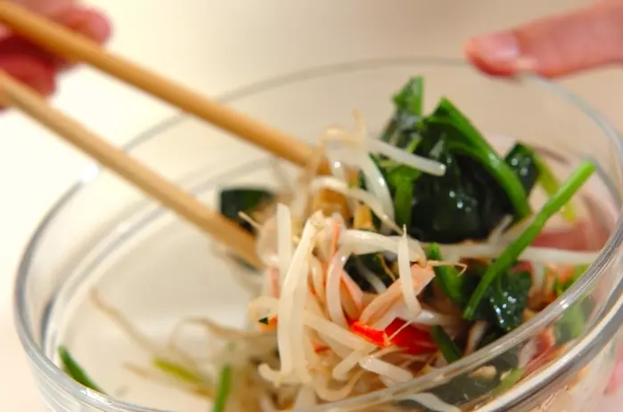 ホウレン草とモヤシのクルミ和えの作り方2