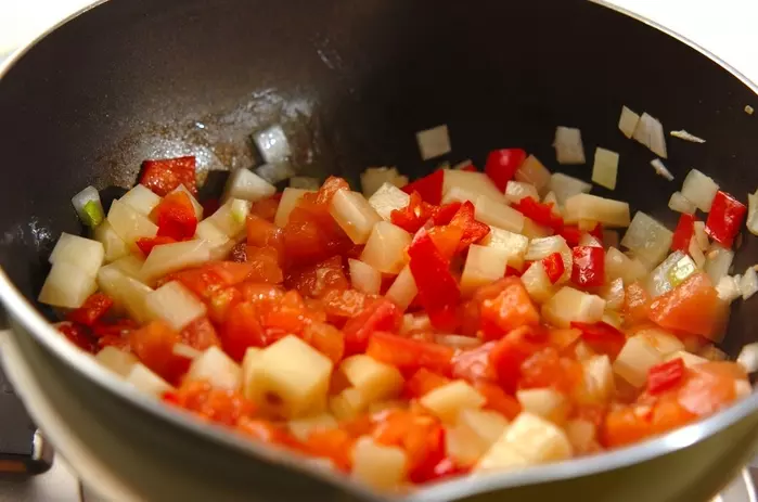 たっぷり野菜のオムレツの作り方2