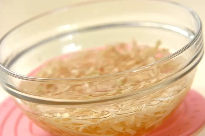 切干し大根とジャコの煮物の下準備1