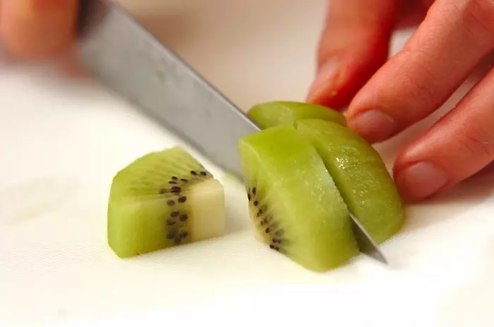 いろいろフルーツヨーグルトの下準備1