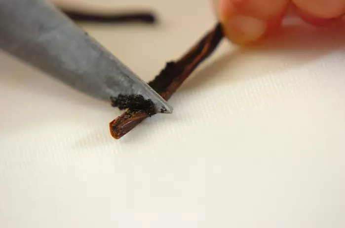 バニラ風味のパイナップルの下準備2