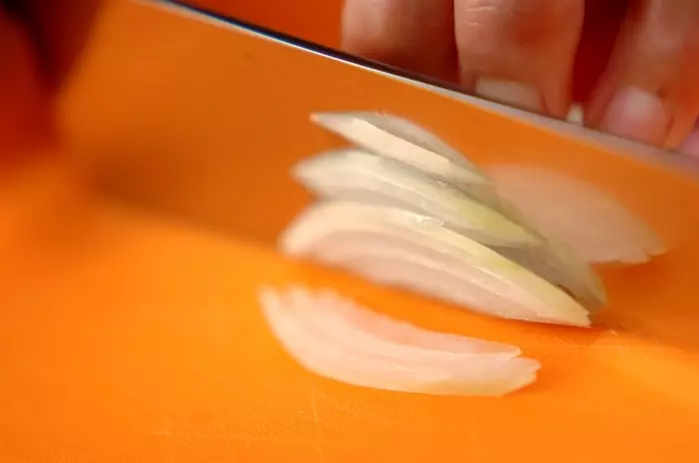 ホウレン草と玉ネギのみそ汁の下準備2