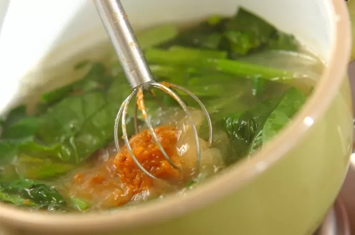 ホウレン草と玉ネギのみそ汁の作り方2