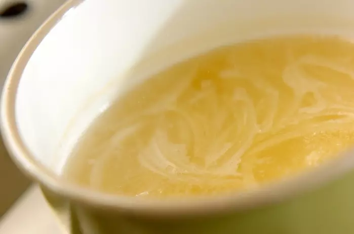 ホウレン草と玉ネギのみそ汁の作り方1