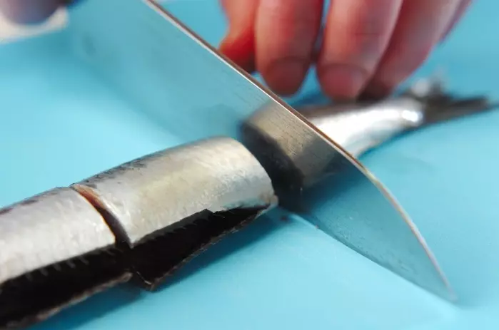 イワシのショウガ煮の下準備1