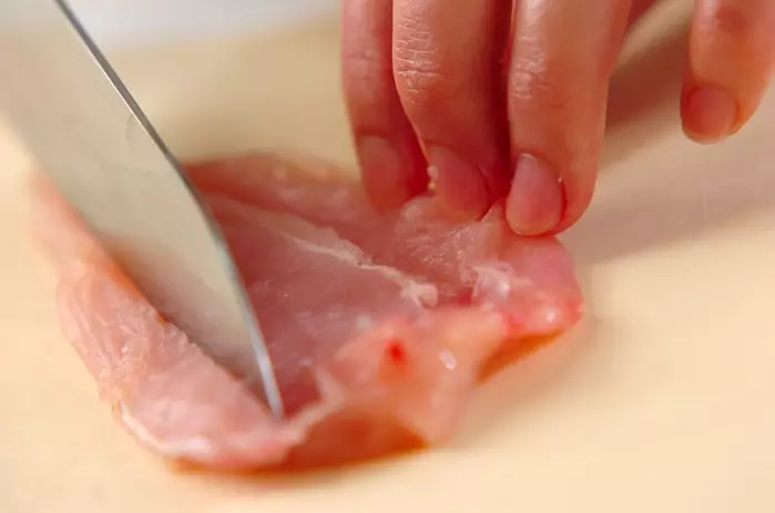 ささ身のいろいろロールフライの下準備1