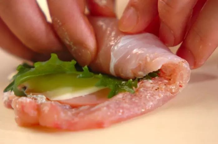 ささ身のいろいろロールフライの作り方1