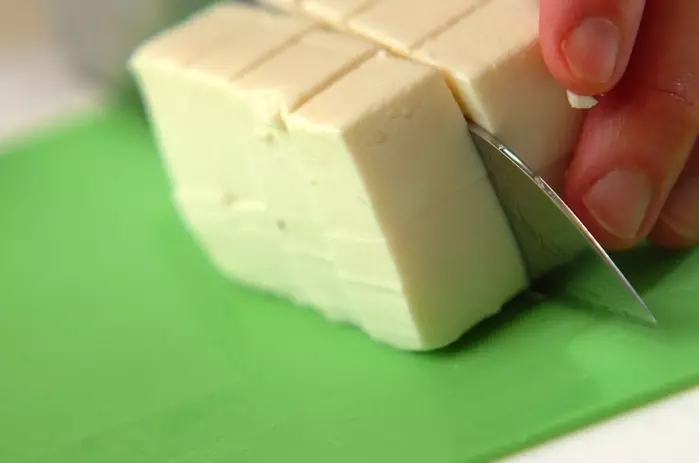 豆腐のみそ汁の下準備1