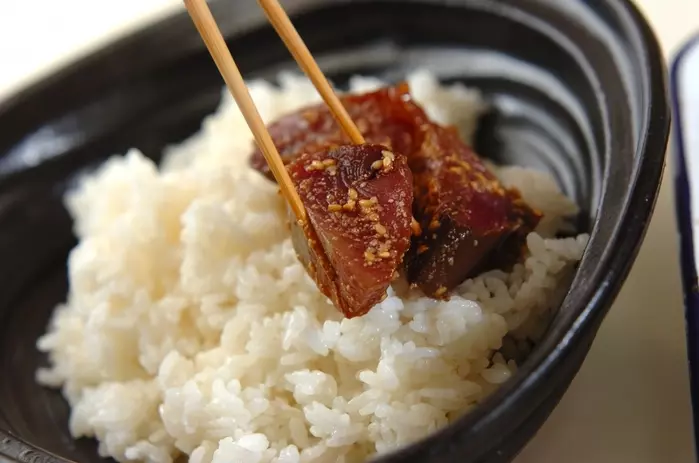 温泉卵のせカツオ丼の作り方3